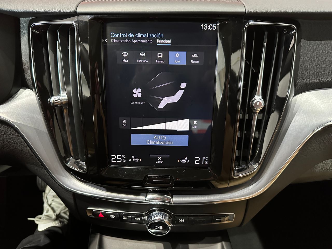 Volvo XC60 2.0 T8 AWD Business Plus Auto - Foto 23