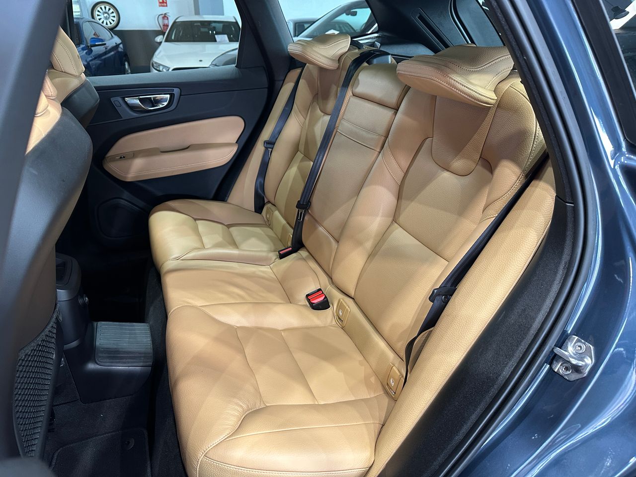 Volvo XC60 2.0 T8 AWD Business Plus Auto - Foto 11