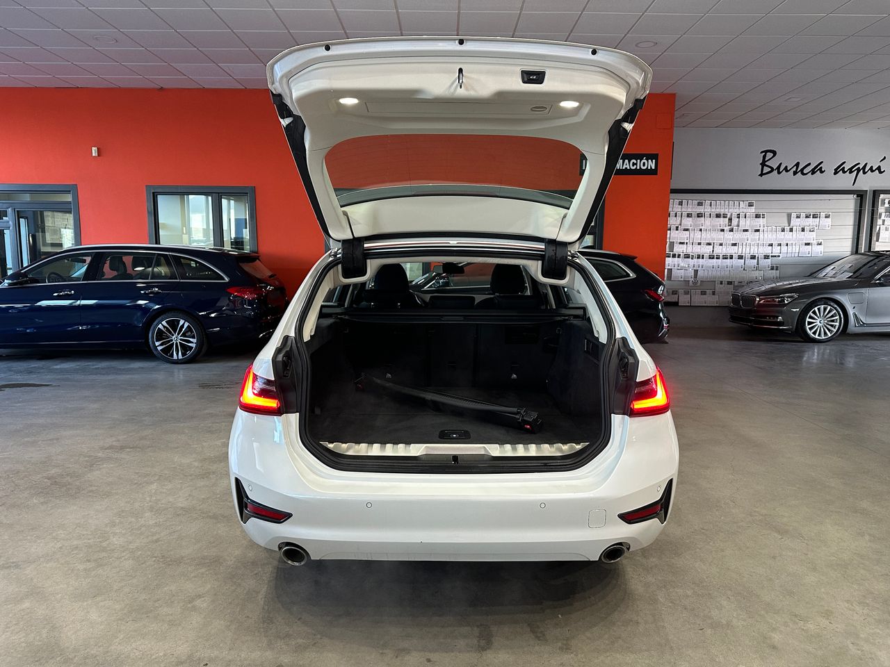 BMW Serie 3 330E 292CV FAMILIAR - Foto 9