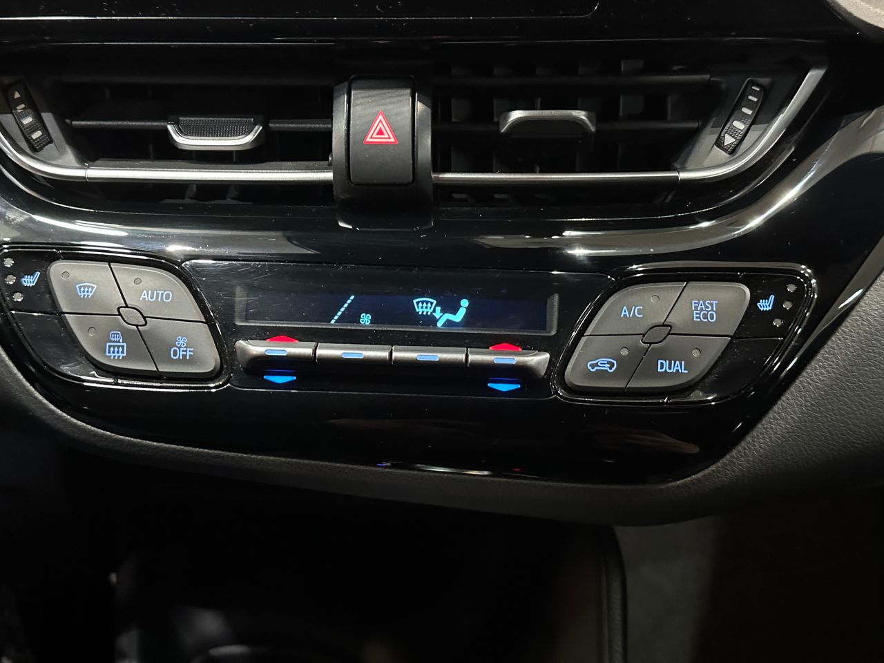 Toyota C-HR 1.8 125H Active - Foto 21