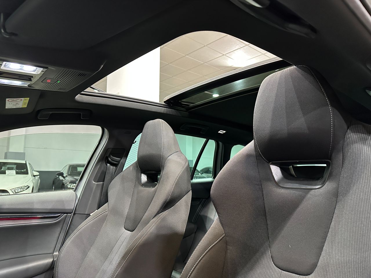 Skoda Octavia Combi 1.4 TSI 110kW/150kW DSG PHEV Ambit 150CV - Foto 20