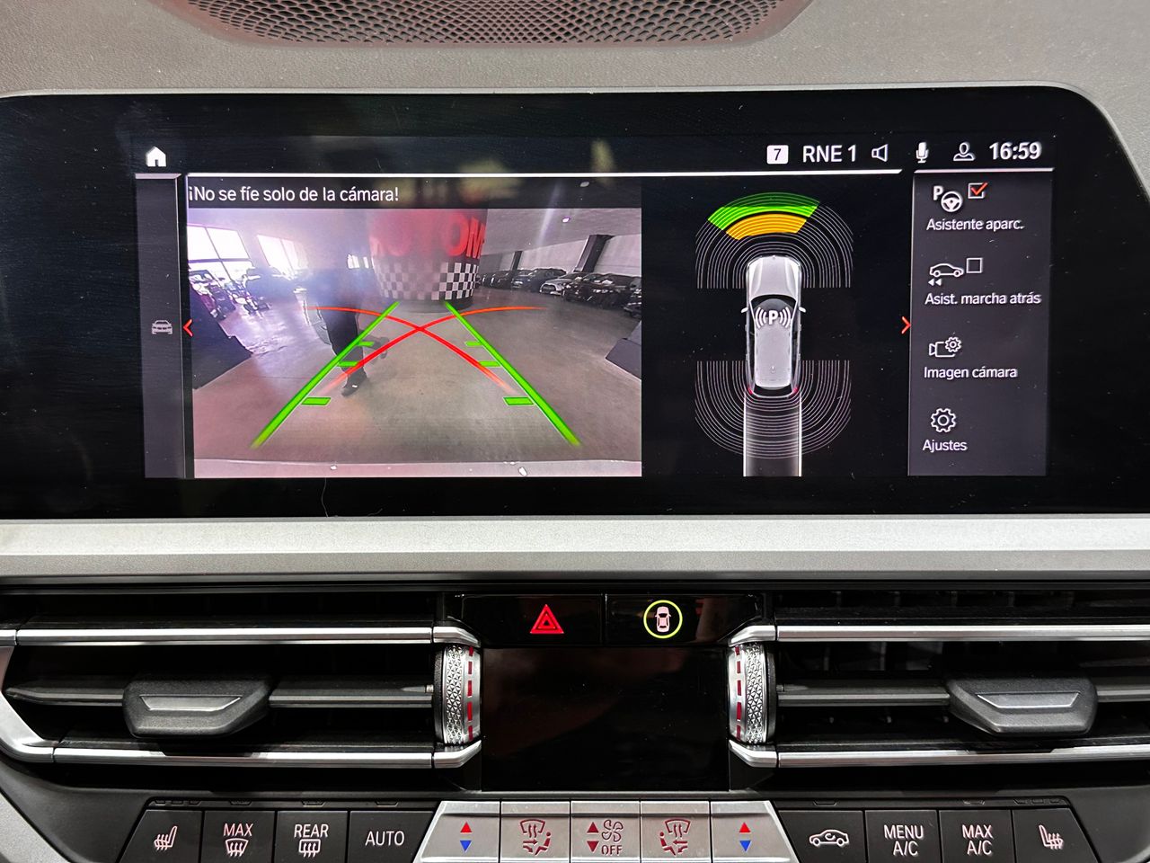 BMW Serie 3 318d Touring - Foto 24