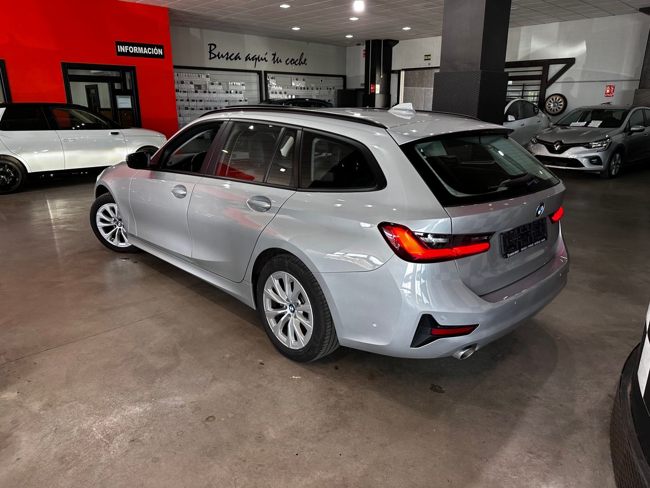 BMW Serie 3 318d Touring - Foto 6