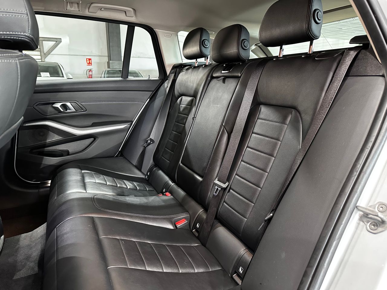 BMW Serie 3 318d Touring - Foto 12