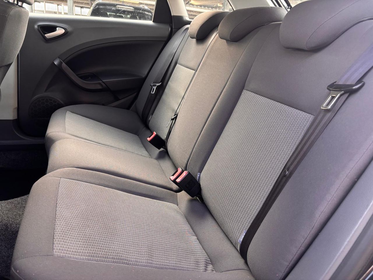 Seat Ibiza ST 1.6 TDI 105cv Style - Foto 9