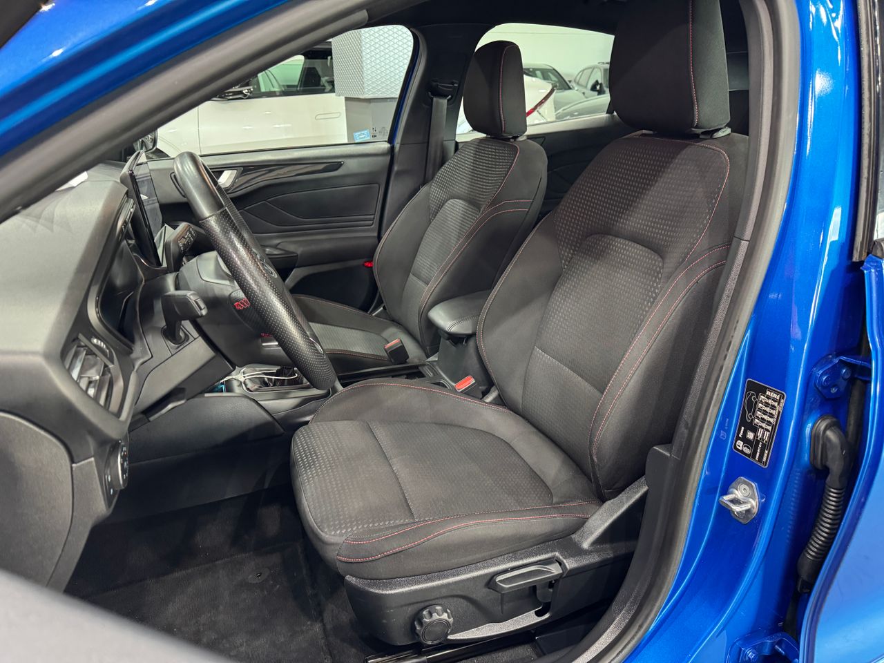 Ford Focus 1.0 Ecoboost MHEV 92kW ST-Line - Foto 10