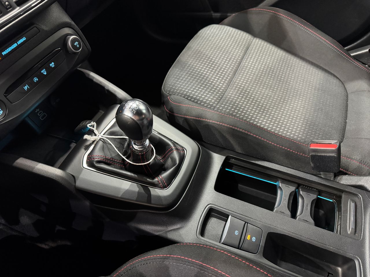 Ford Focus 1.0 Ecoboost MHEV 92kW ST-Line - Foto 15