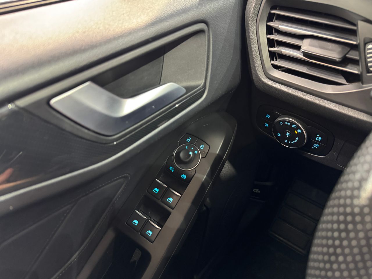 Ford Focus 1.0 Ecoboost MHEV 92kW ST-Line - Foto 20