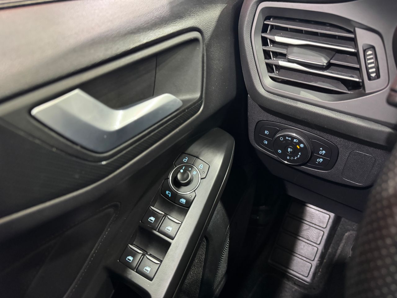 Ford Focus 1.0 Ecoboost MHEV 92kW ST-Line - Foto 20