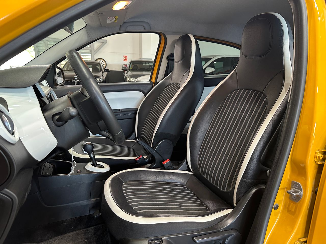 Renault Twingo Techno 60 kW R80 batería 20kWh - Foto 10