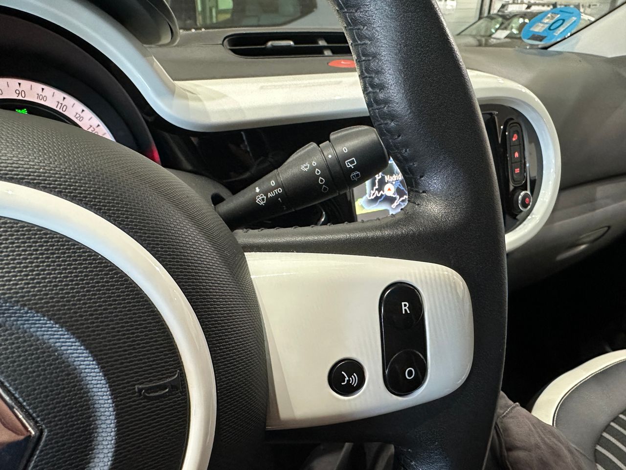 Renault Twingo Techno 60 kW R80 batería 20kWh - Foto 15