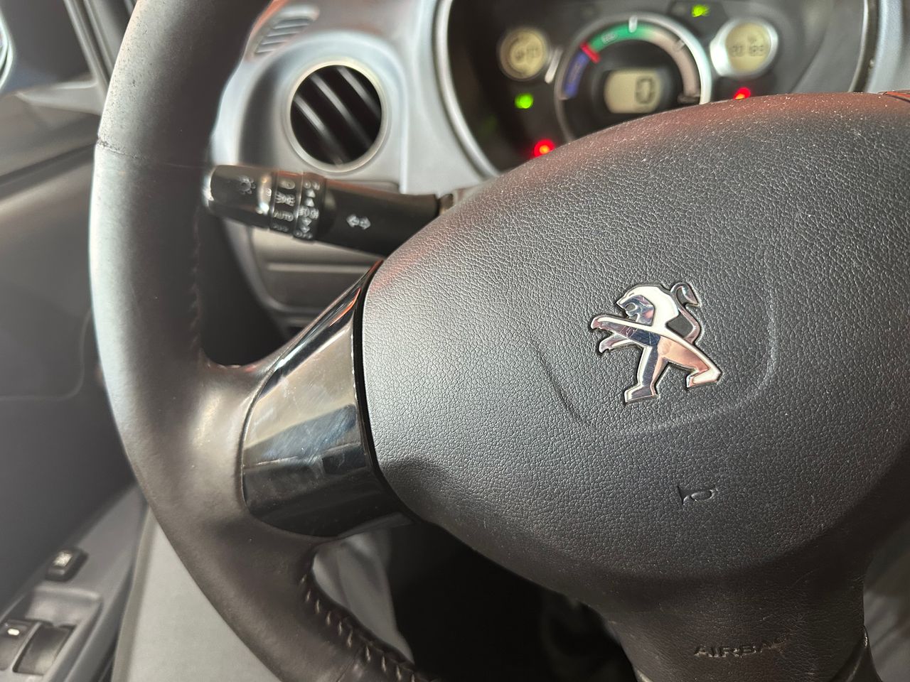 Peugeot iOn - - Foto 17