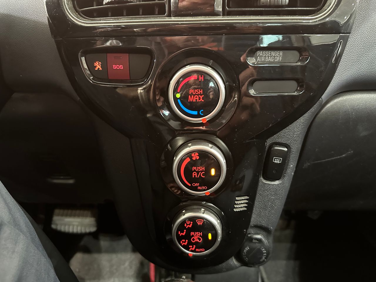 Peugeot iOn - - Foto 21