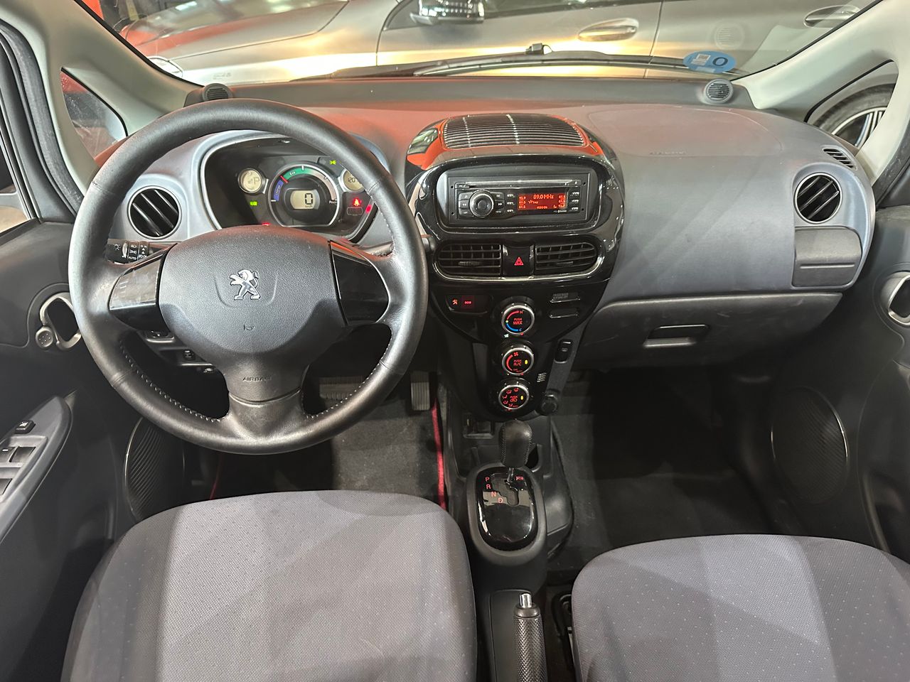 Peugeot iOn - - Foto 12