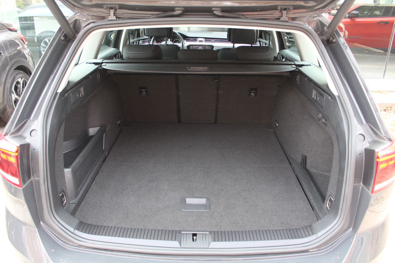 Volkswagen Passat Variant R-Line 2.0 TDI 140kW (190CV) DSG - Foto 27