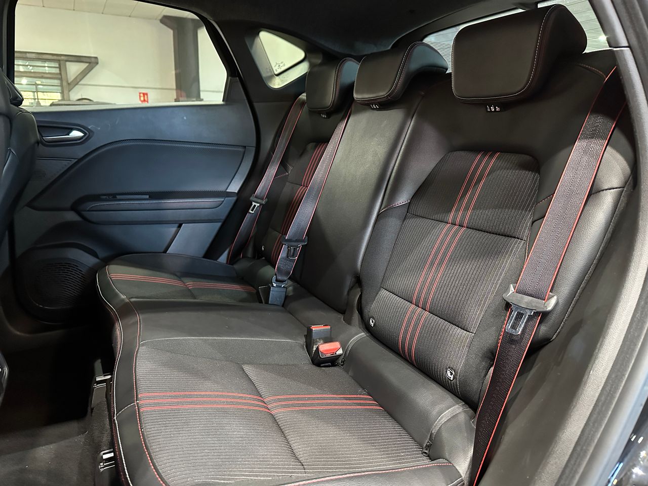 Renault Captur RS Line TCe 160 EDC - Foto 10