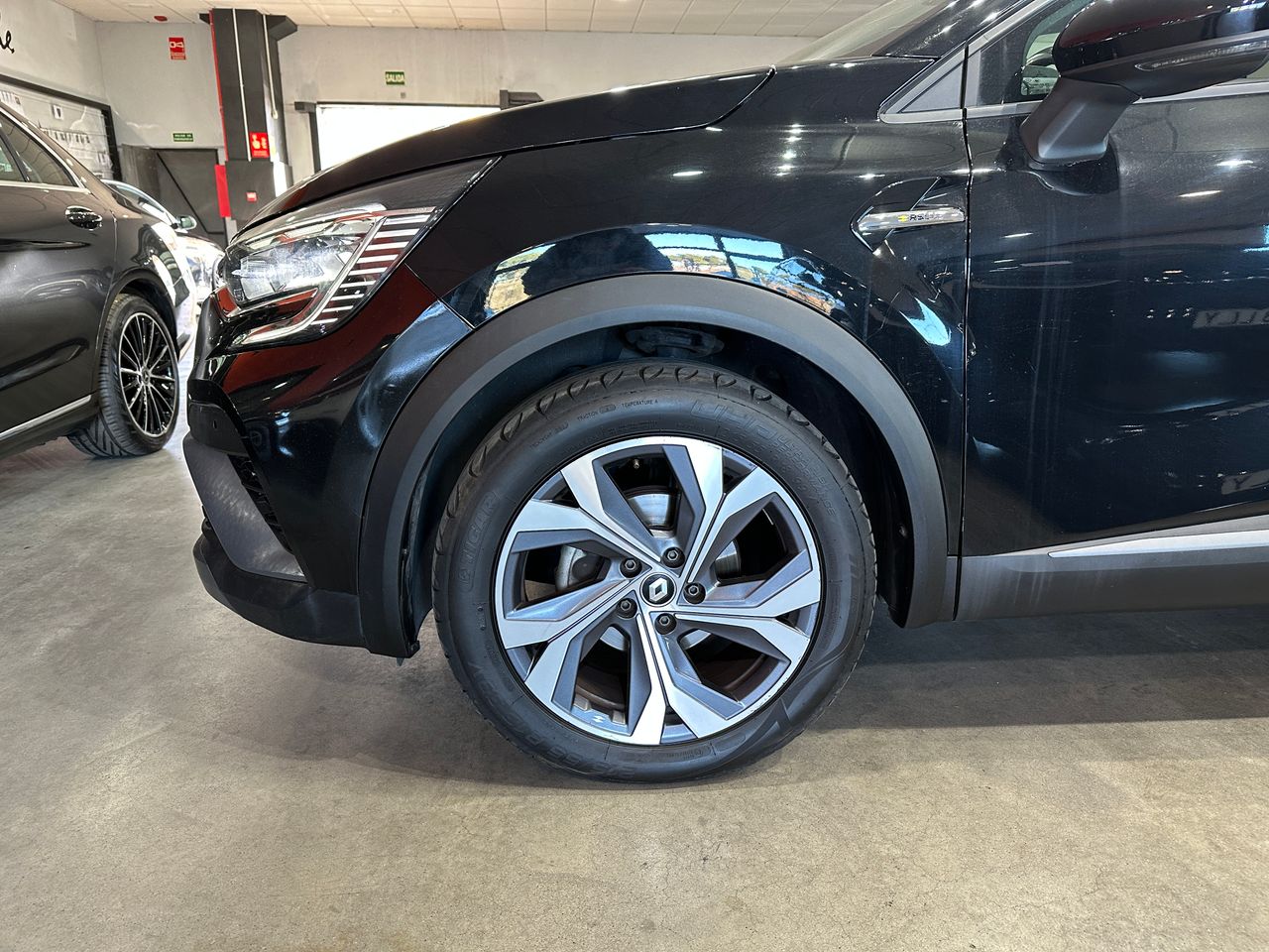 Renault Captur RS Line TCe 160 EDC - Foto 28