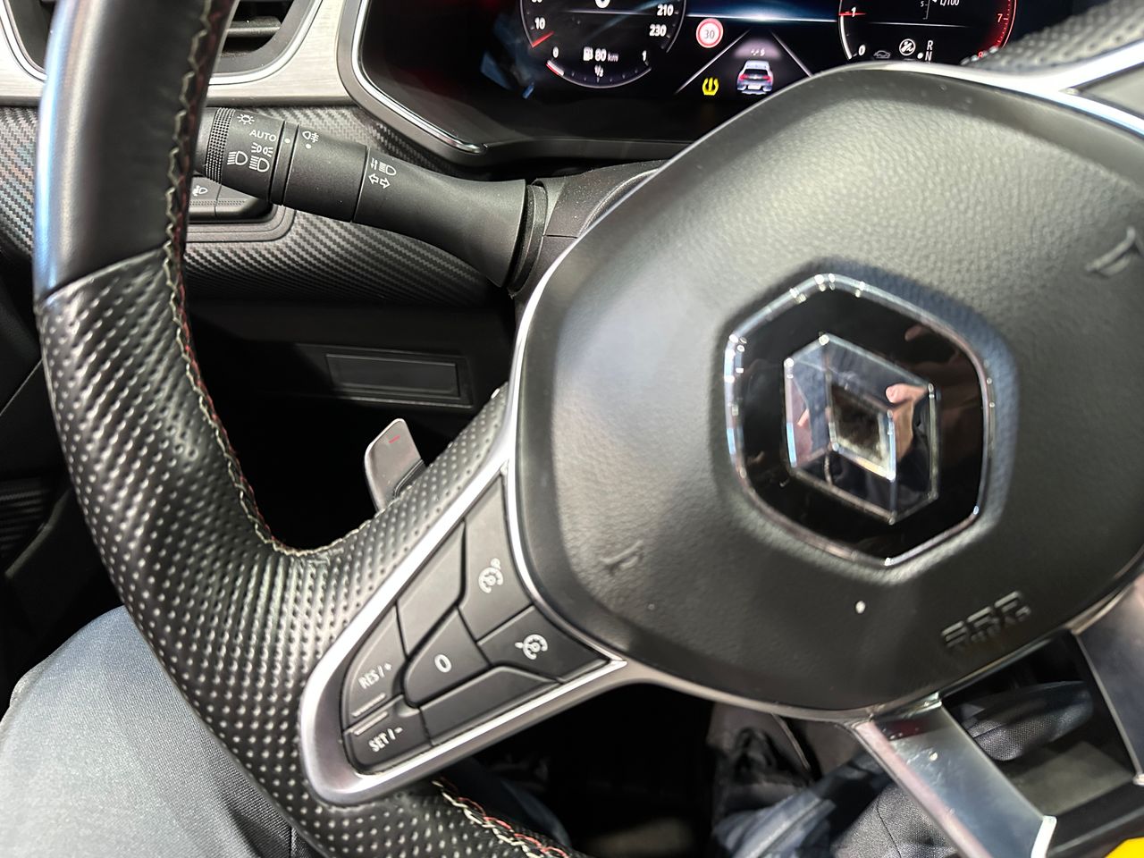 Renault Captur RS Line TCe 160 EDC - Foto 17