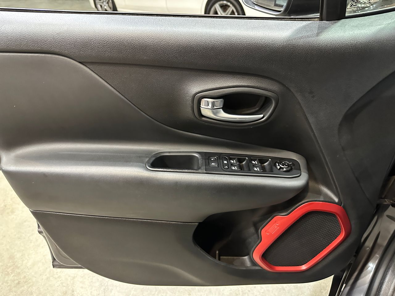 Jeep Renegade Trailhawk 1.3 PHEV 177kW (240CV) AT AWD - Foto 14