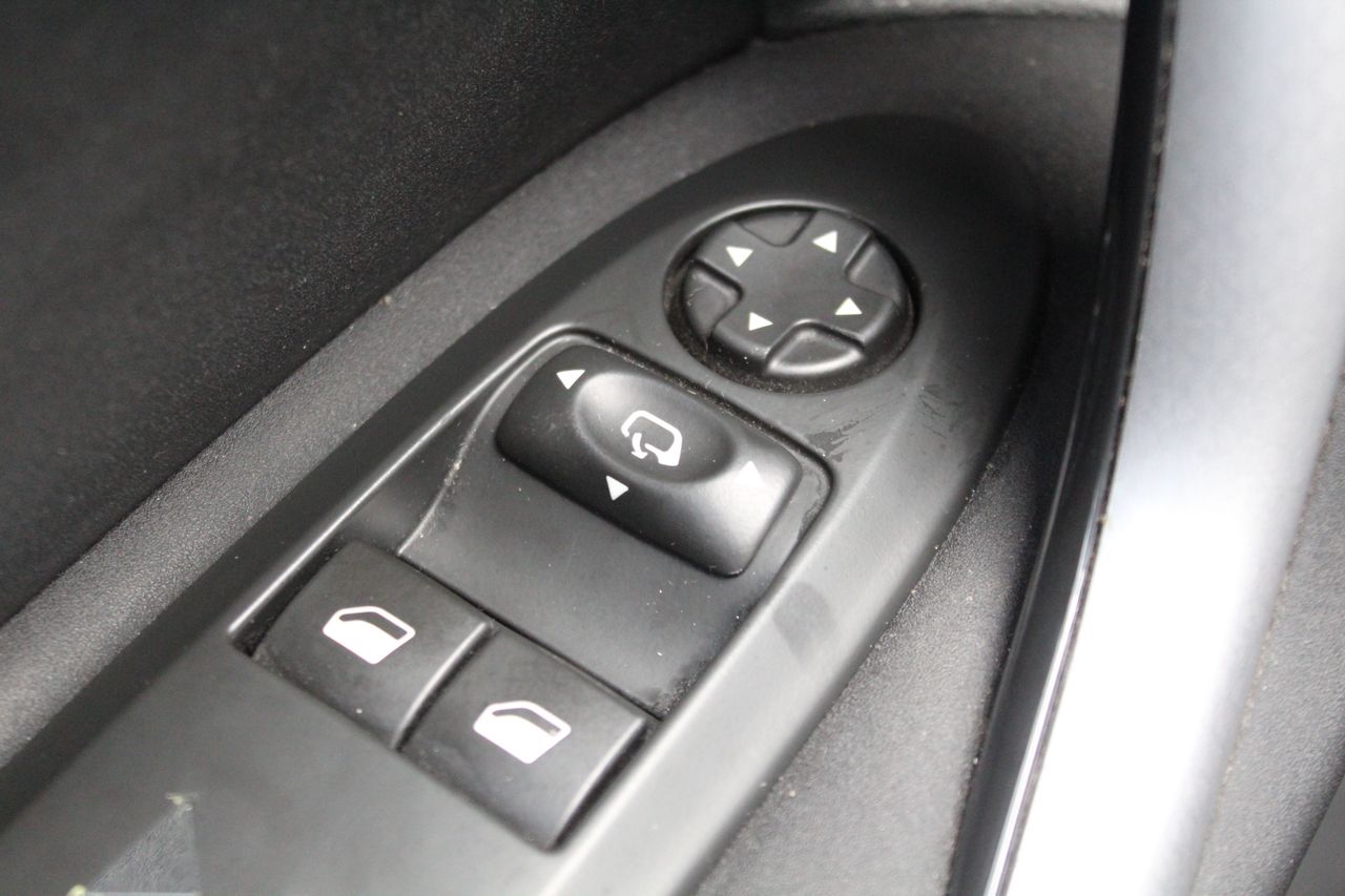 DS DS 4 Crossback 1.6 BlueHDi 88kW (120CV) EAT6 Style - Foto 27