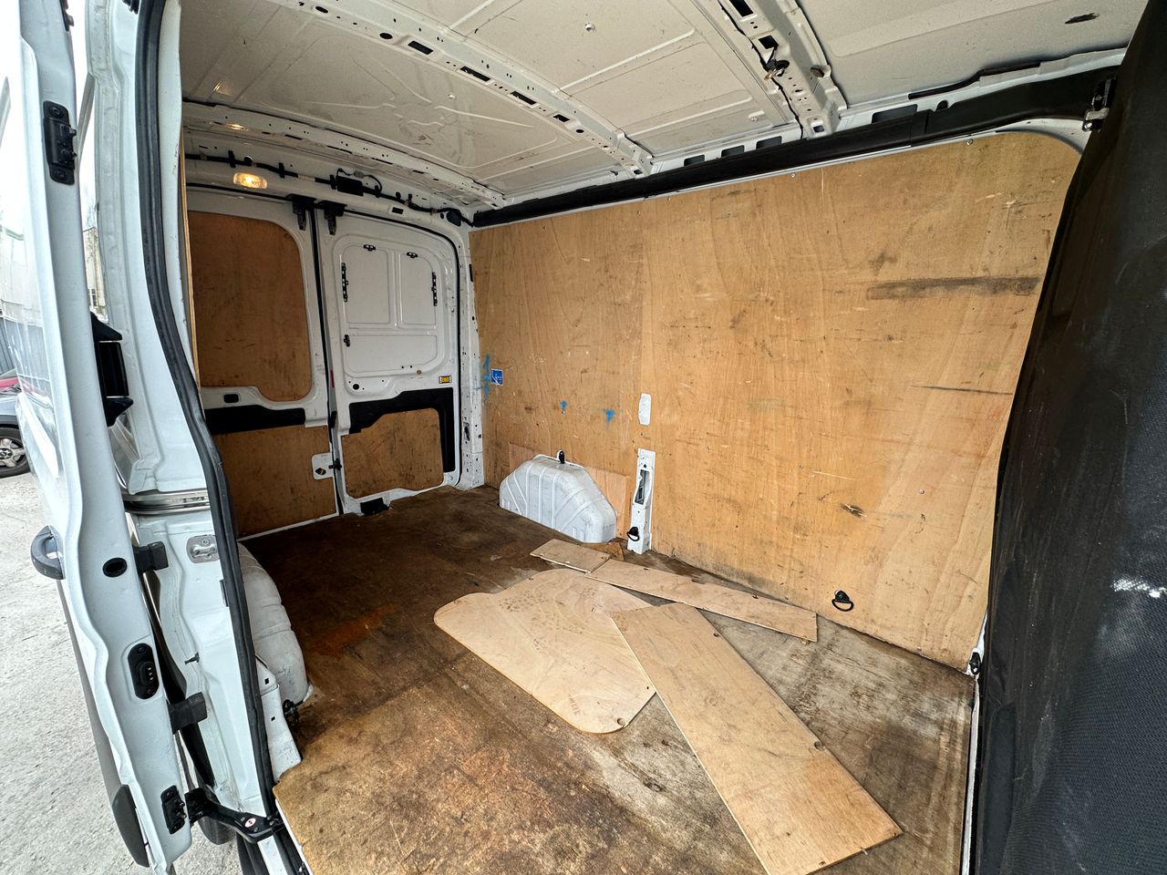 Ford Transit 2.0ECOBLUE 130CV L2H2 350 - Foto 10