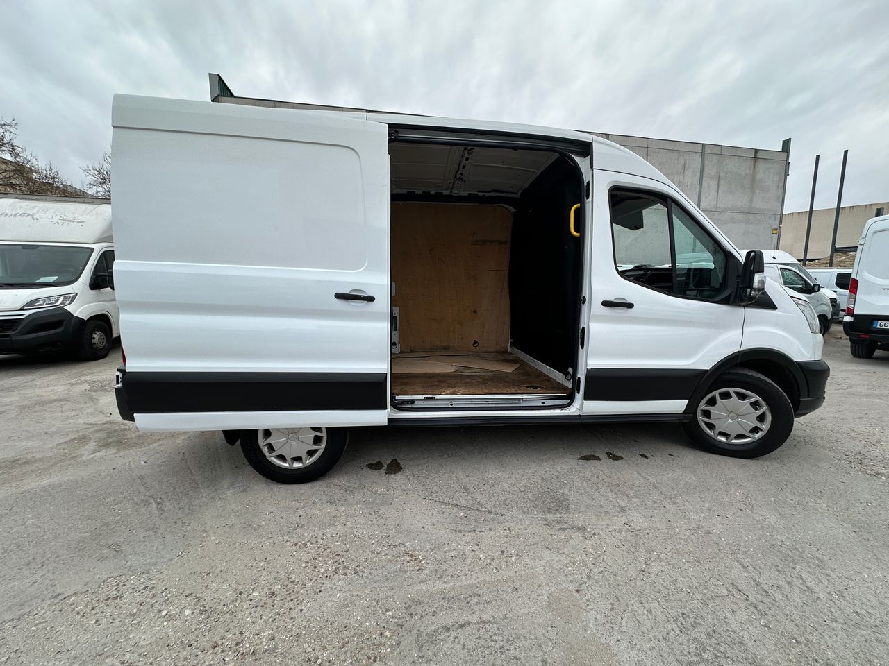 Ford Transit 2.0ECOBLUE 130CV L2H2 350 - Foto 11