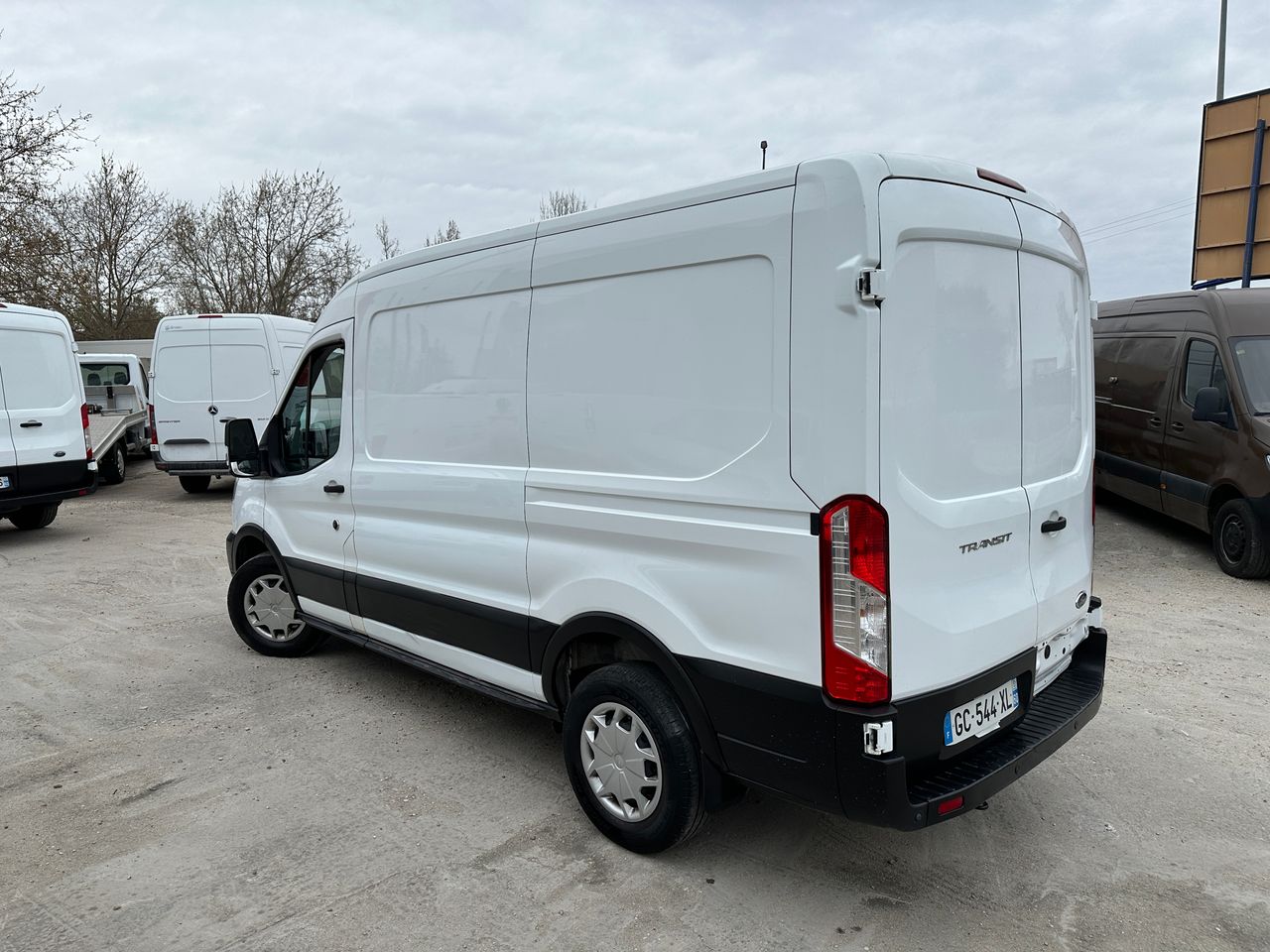 Ford Transit 2.0ECOBLUE 130CV L2H2 350 - Foto 6