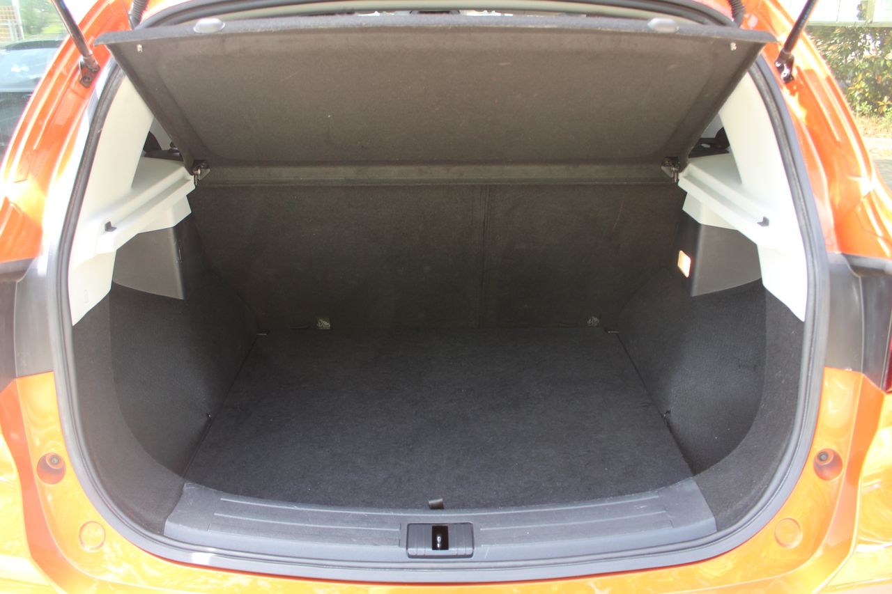 MG ZS 1.5 Luxury - Foto 25