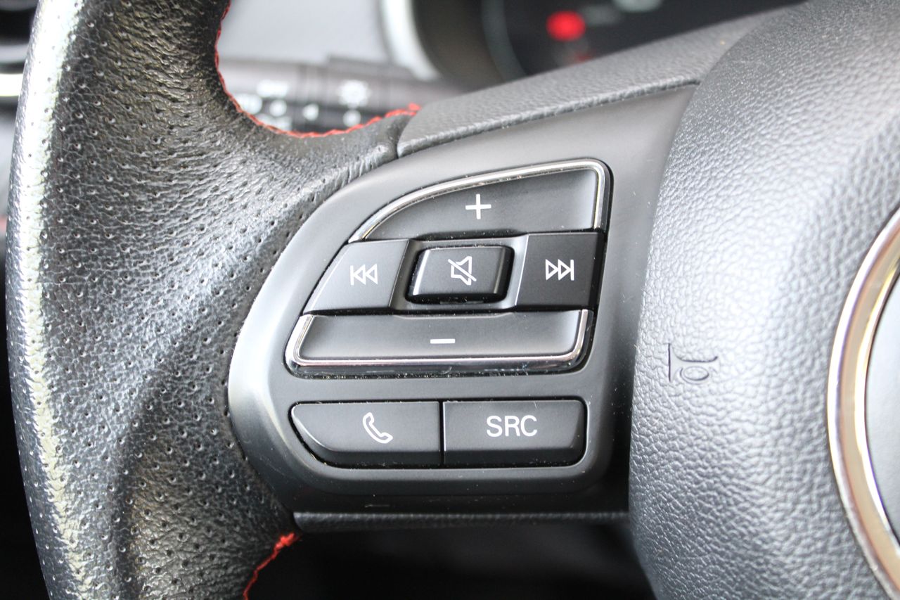 MG ZS 1.5 Luxury - Foto 13