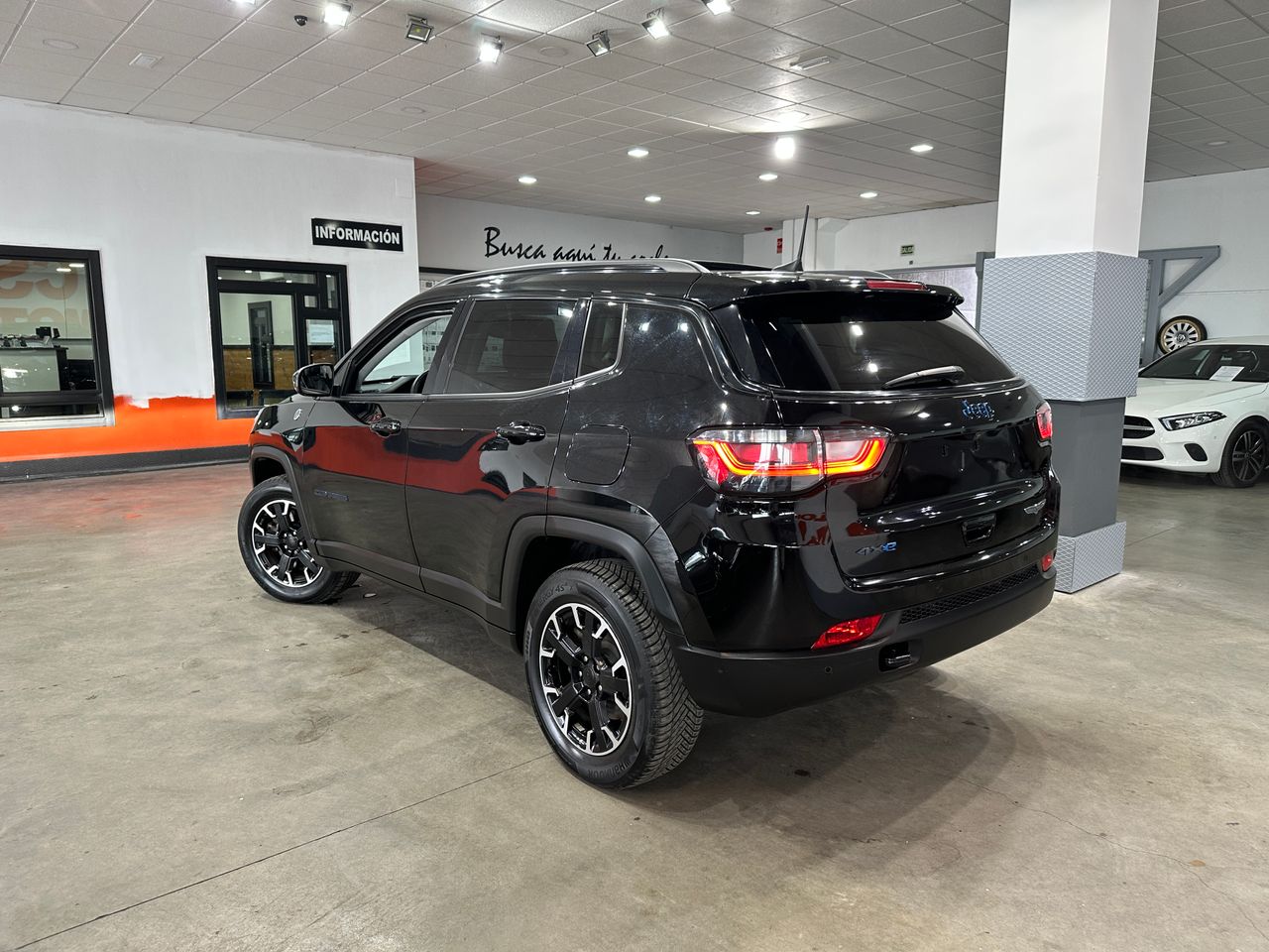 Jeep Compass 4Xe 1.3 PHEV 177kW Trailhawk AT AWD - Foto 6