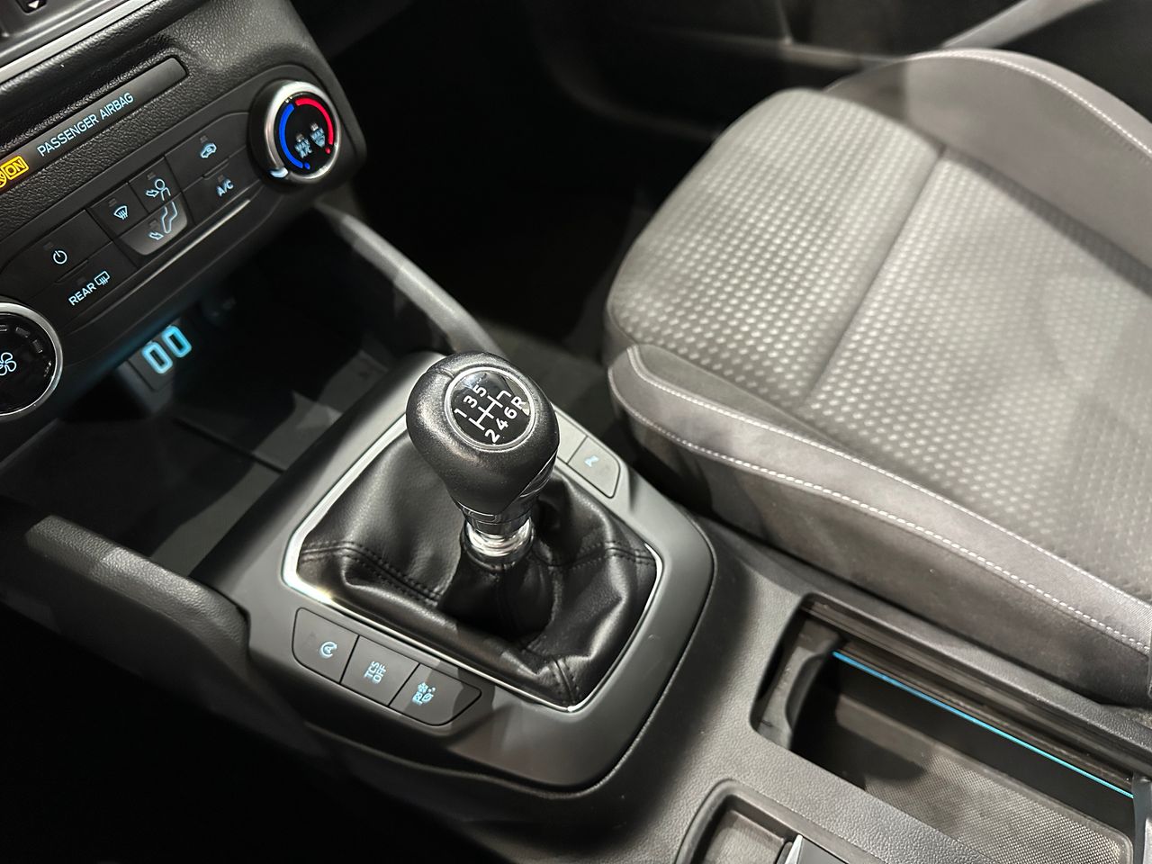 Ford Focus 1.0 Ecoboost MHEV 92kW ST-Line - Foto 15