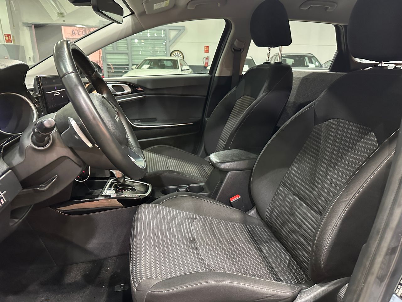 Kia Ceed 1.6CRDI 116CV DRIVE 2 PLZAS TIENE 116CV - Foto 10