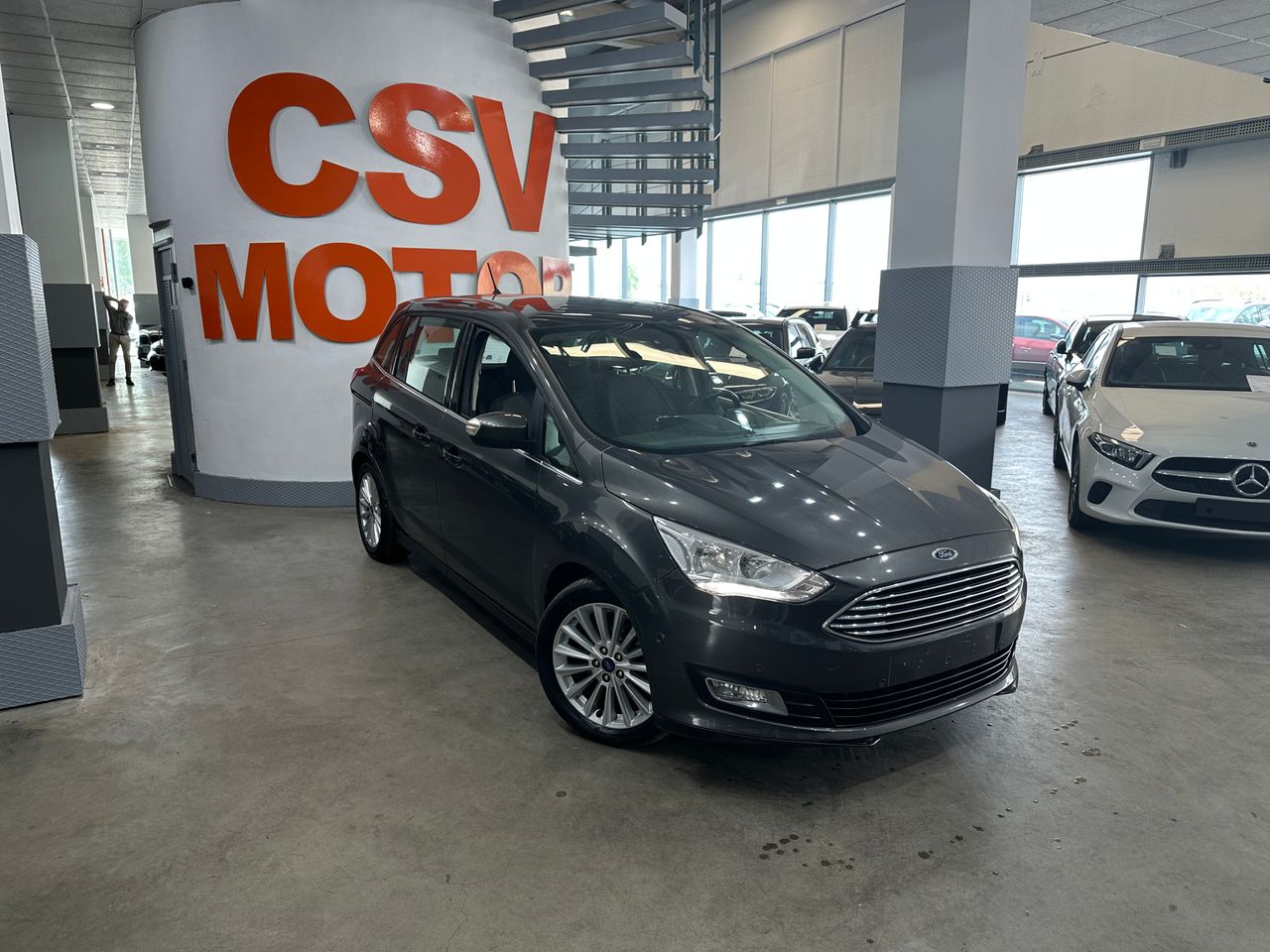 Ford Grand C-MAX 1.5TDCI 120CV TITANIUM - Foto 5