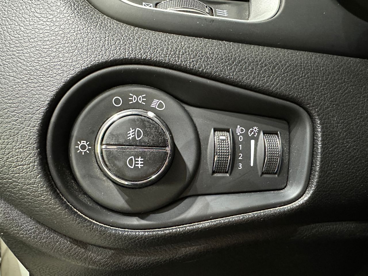 Jeep Renegade Longitude 1.0G 88kW (120CV) 4x2 - Foto 24