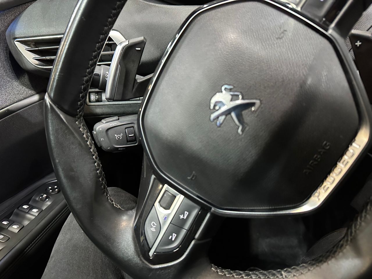 Peugeot 3008 Hybrid 225 e-EAT8 Allure Pack - Foto 17