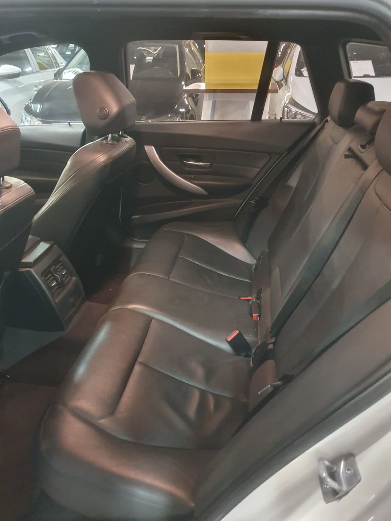 BMW Serie 3 320d Touring - Foto 17