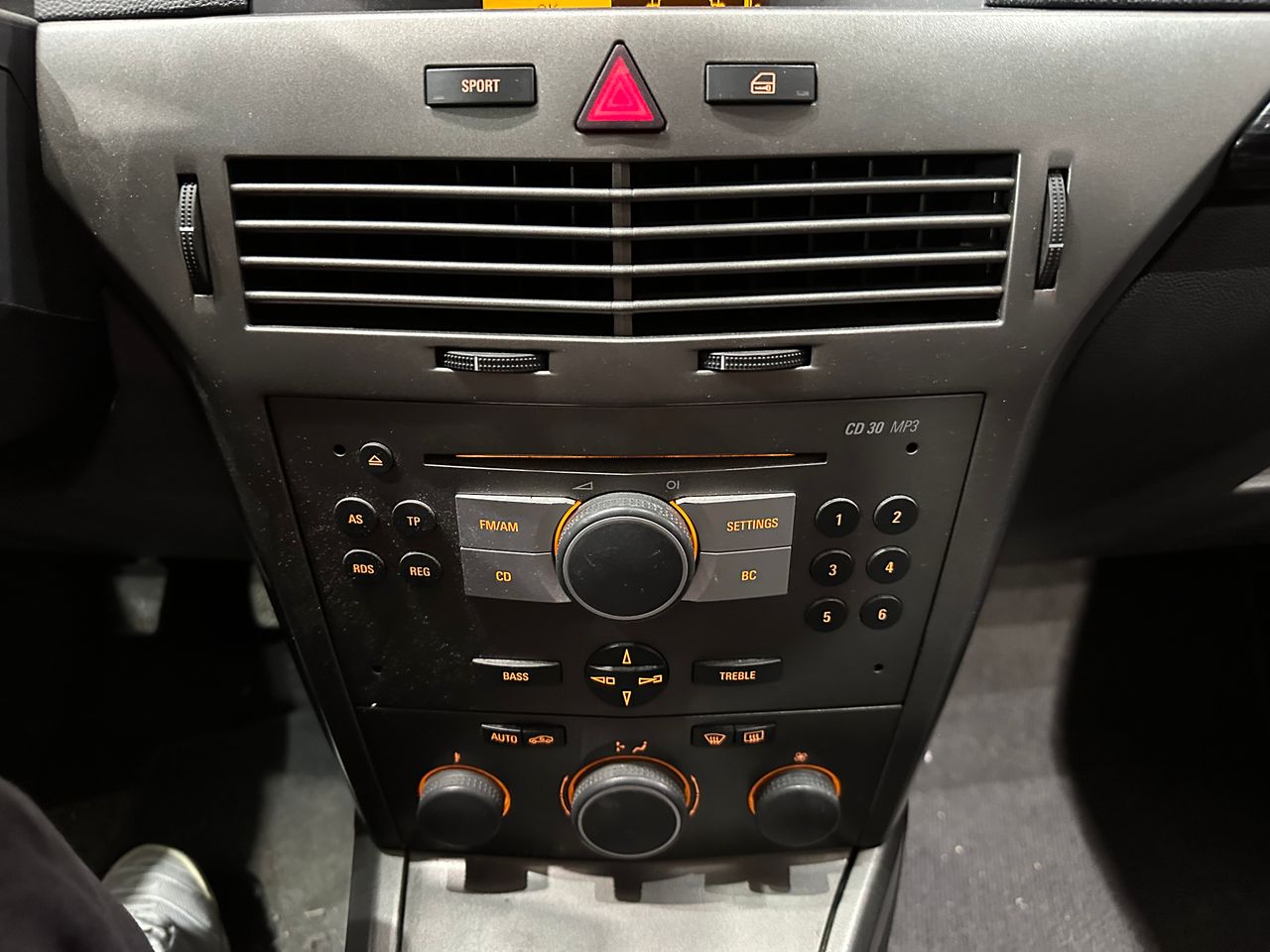 Opel Astra GTC 1.9 CDTi 120 CV Enjoy - Foto 20