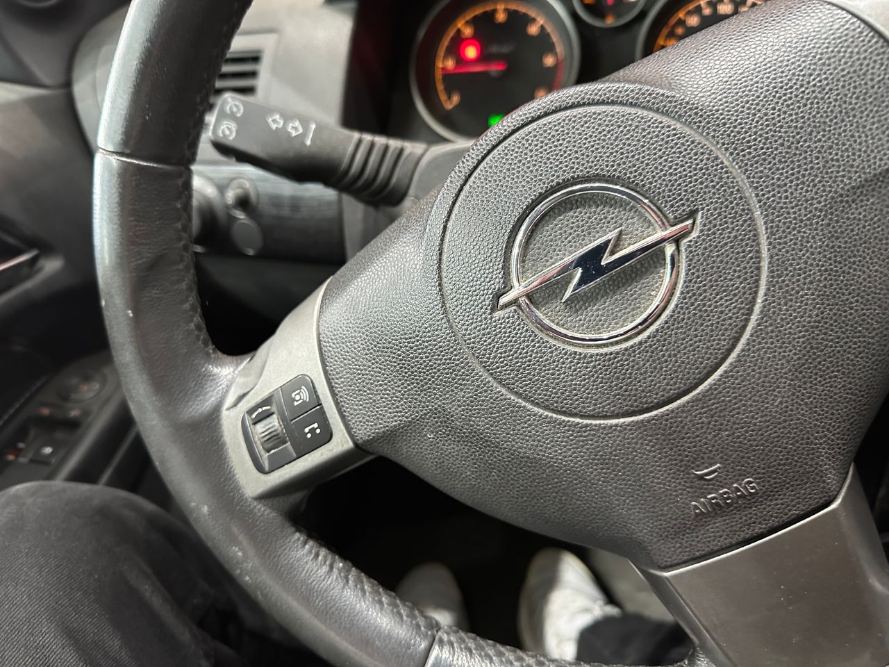 Opel Astra GTC 1.9 CDTi 120 CV Enjoy - Foto 16