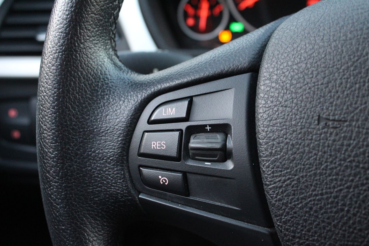 BMW Serie 3 318d Touring - Foto 15