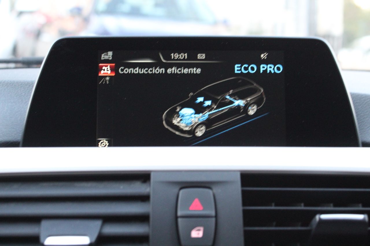 BMW Serie 3 318d Touring - Foto 29