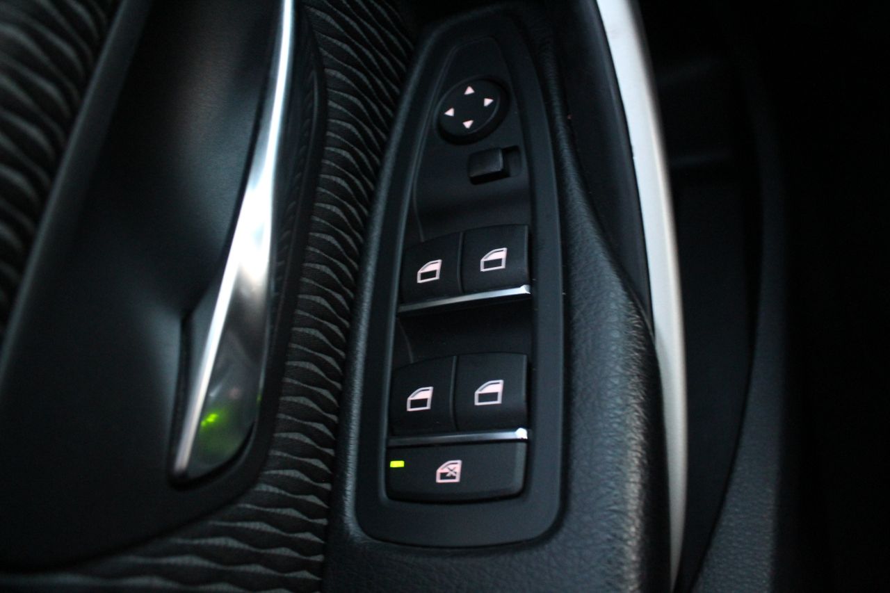 BMW Serie 3 318d Touring - Foto 23