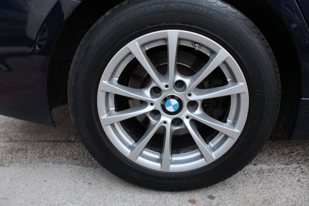 BMW Serie 3 318d Touring - Foto 10