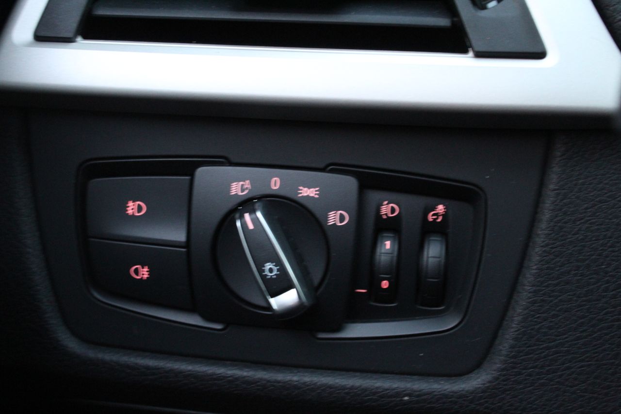 BMW Serie 3 318d Touring - Foto 26