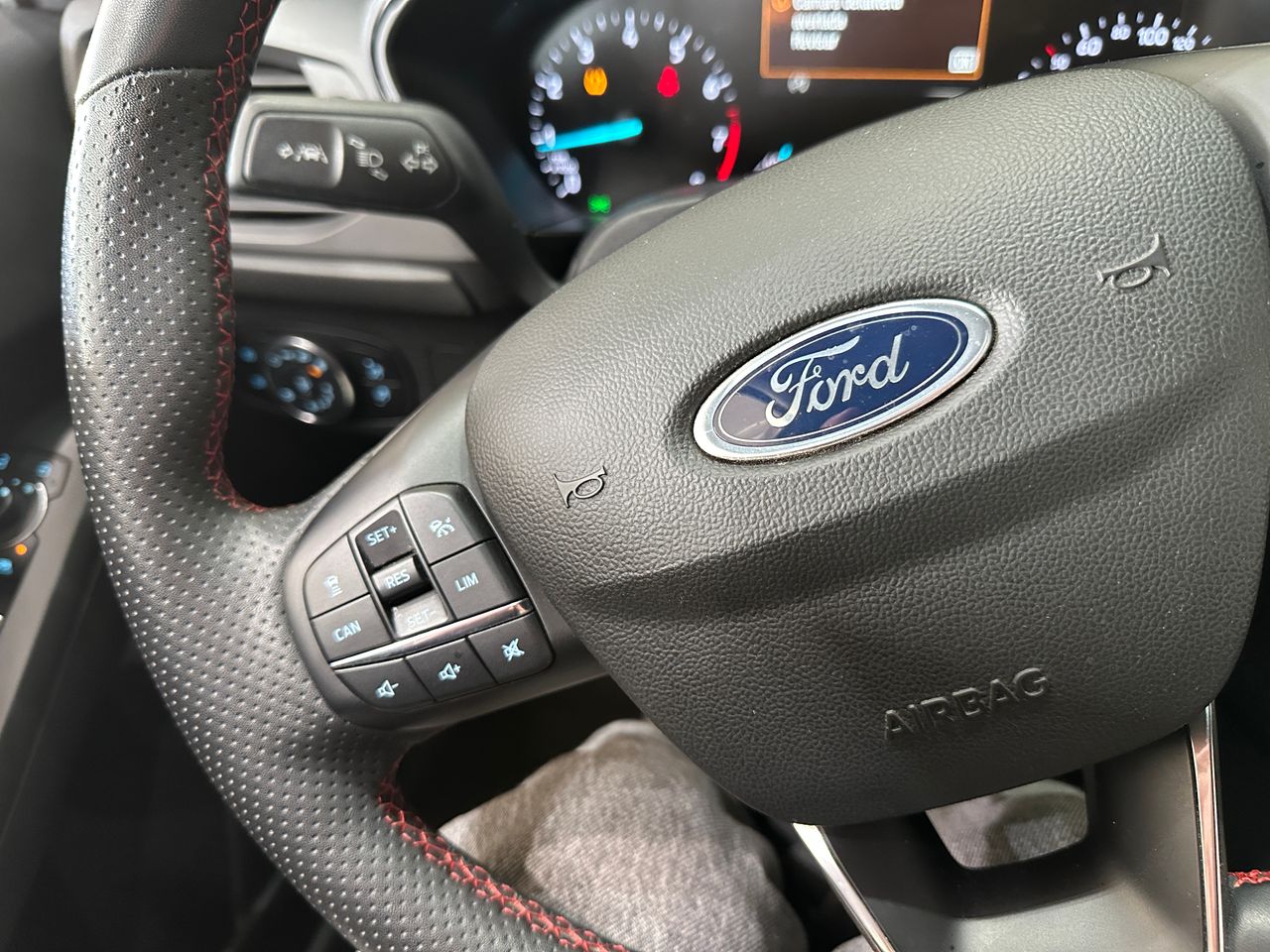 Ford Focus 1.0 Ecoboost MHEV 92kW ST-Line - Foto 17