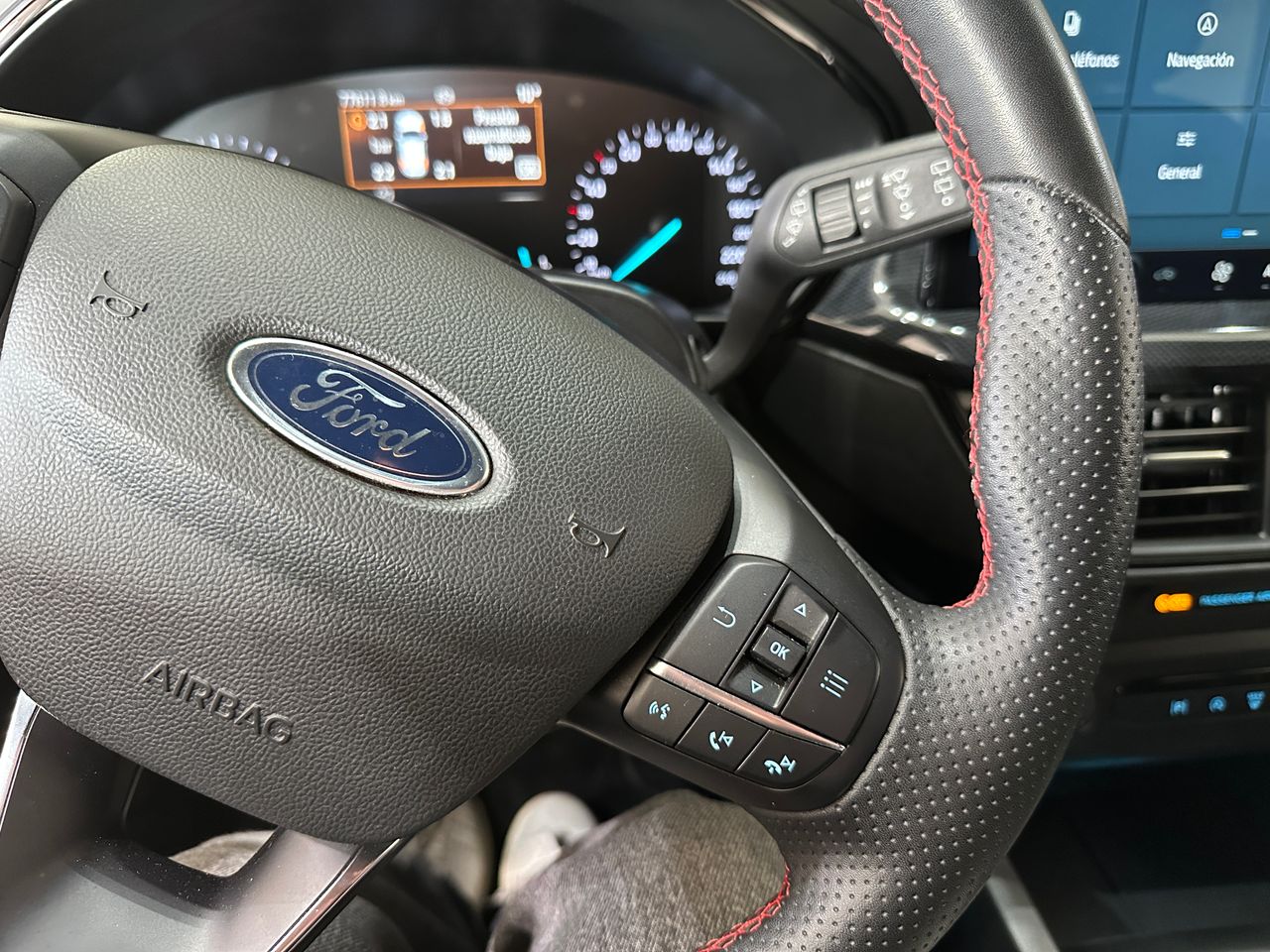 Ford Focus 1.0 Ecoboost MHEV 92kW ST-Line - Foto 18