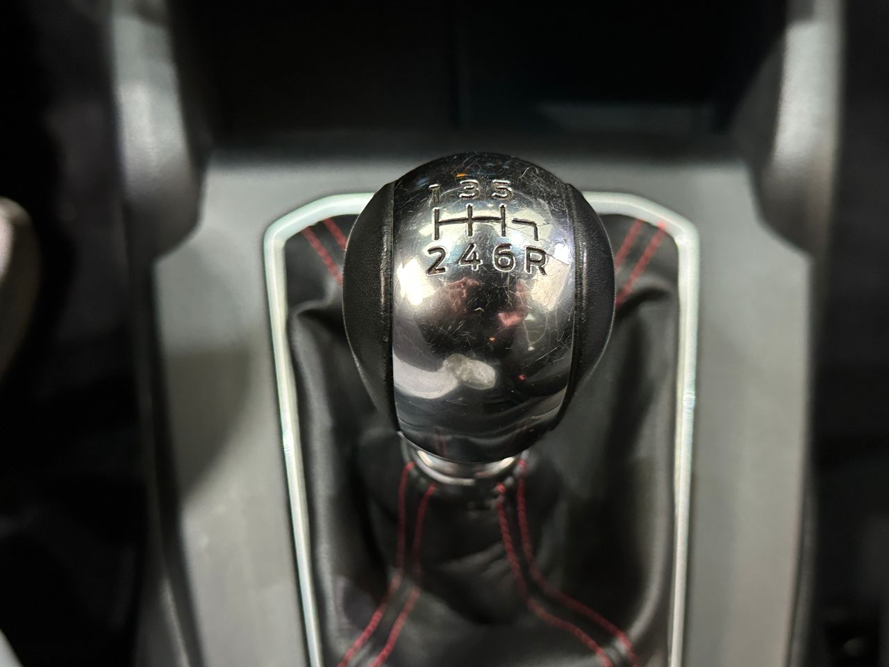 Ford Focus 1.0 Ecoboost MHEV 92kW ST-Line - Foto 25