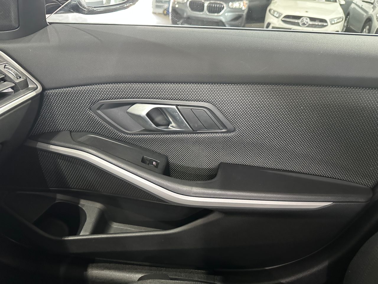 BMW Serie 3 330e - Foto 15