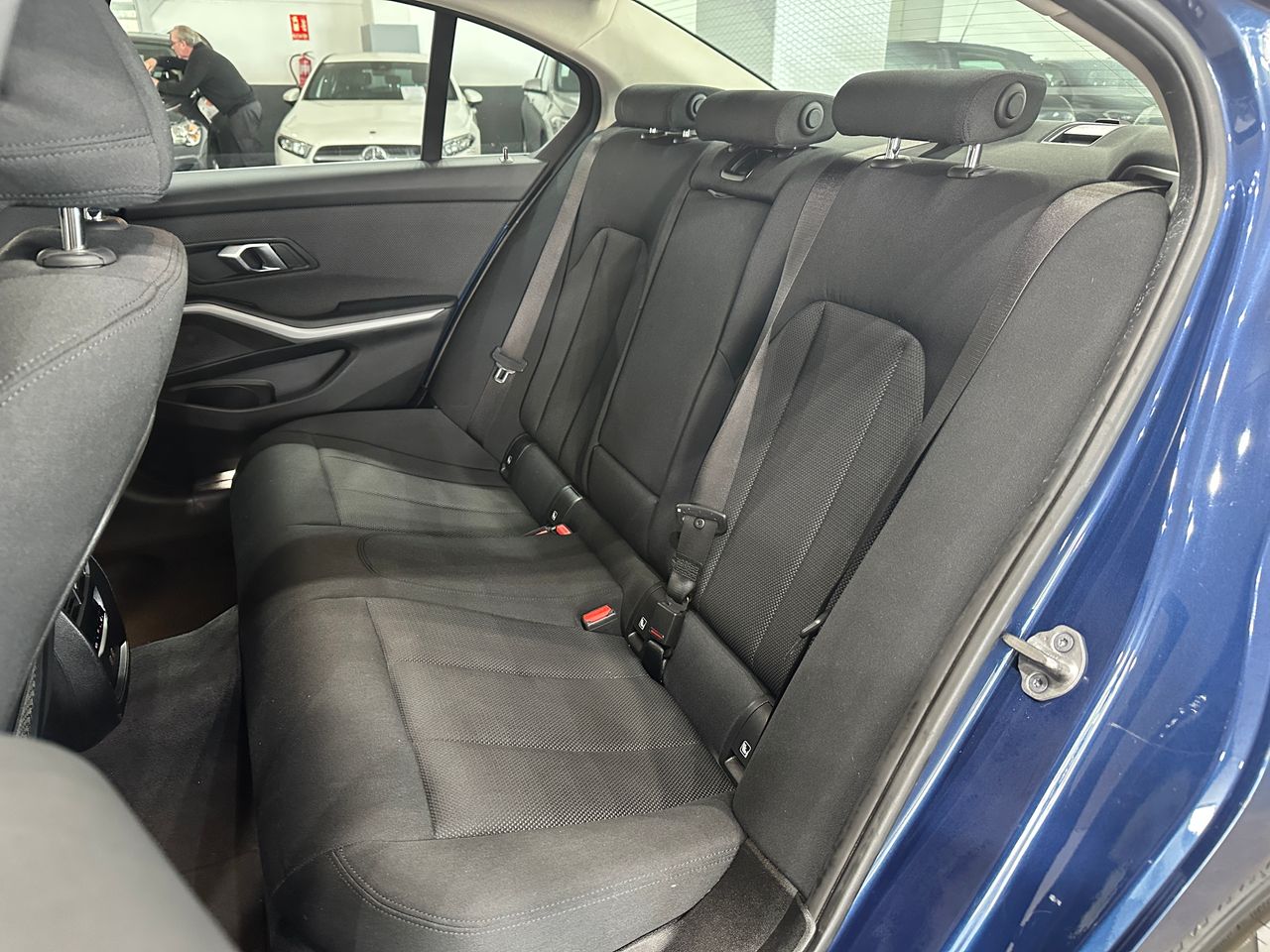 BMW Serie 3 330e - Foto 10