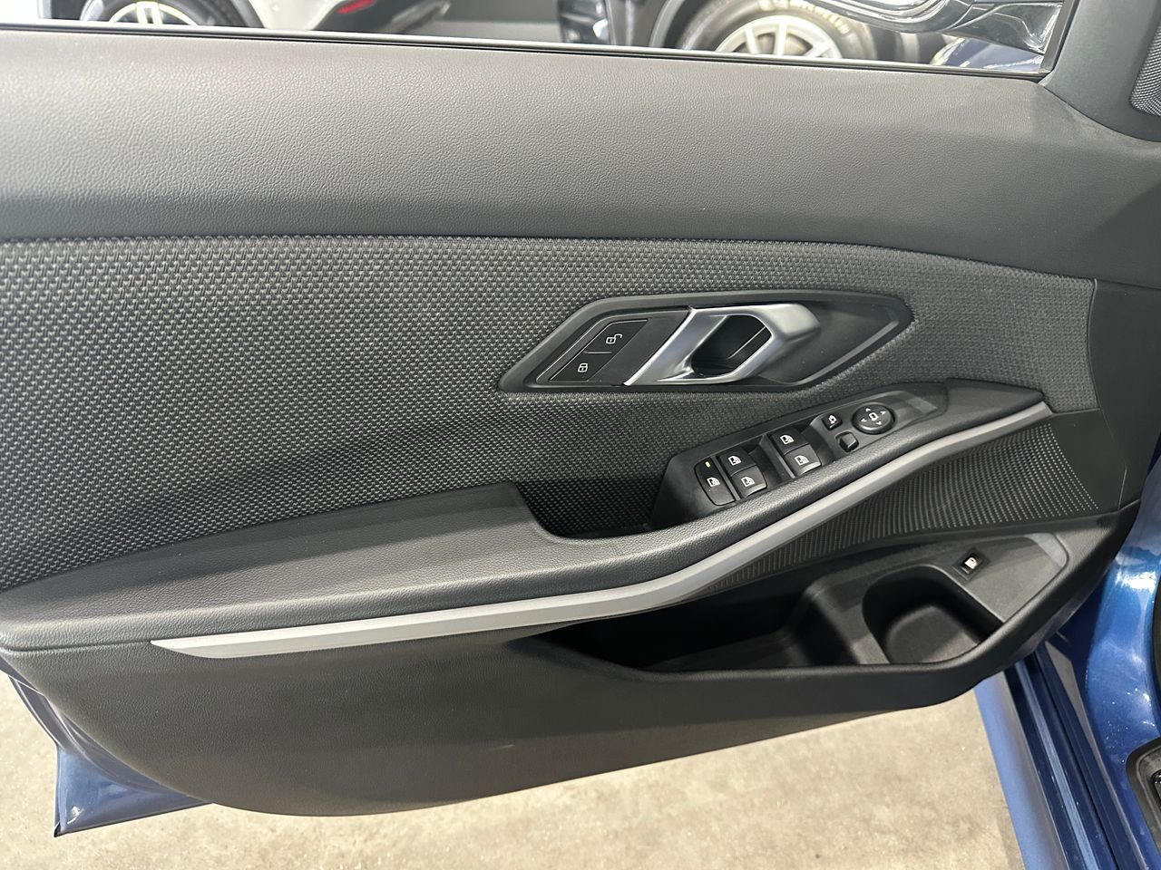 BMW Serie 3 330e - Foto 14