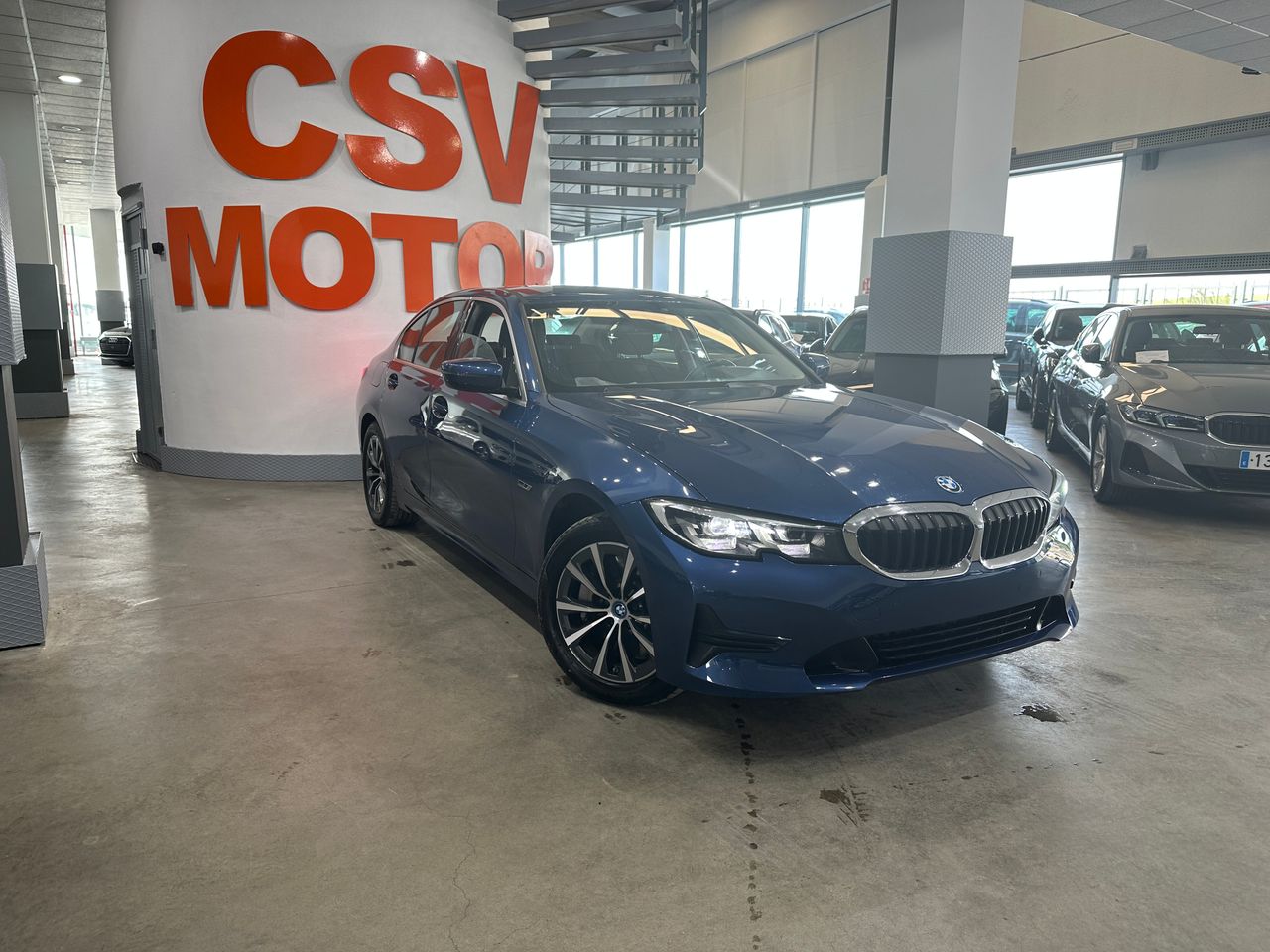 BMW Serie 3 330e - Foto 5